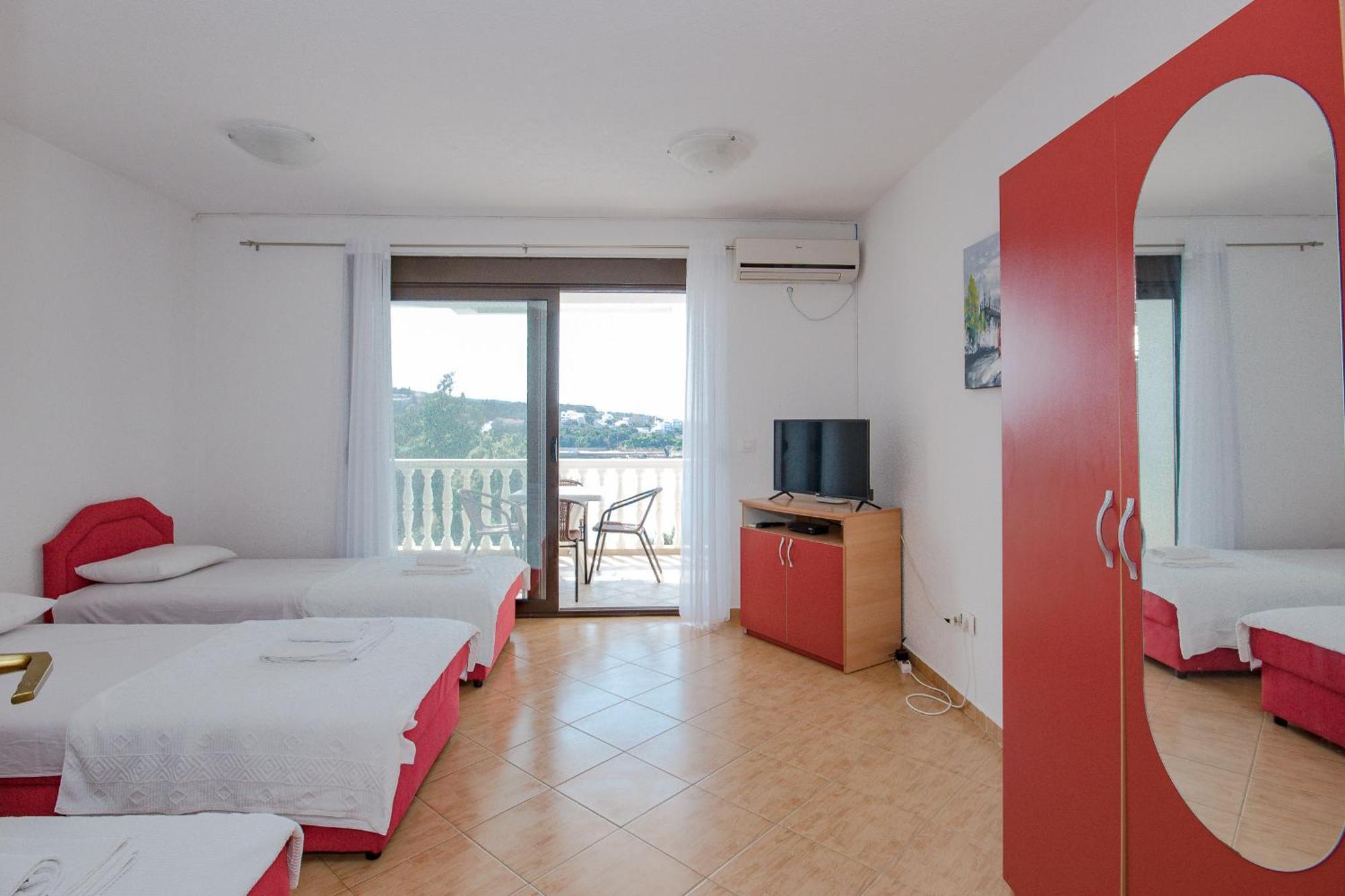 Aleksandra Apartments Utjeha Bilik gambar