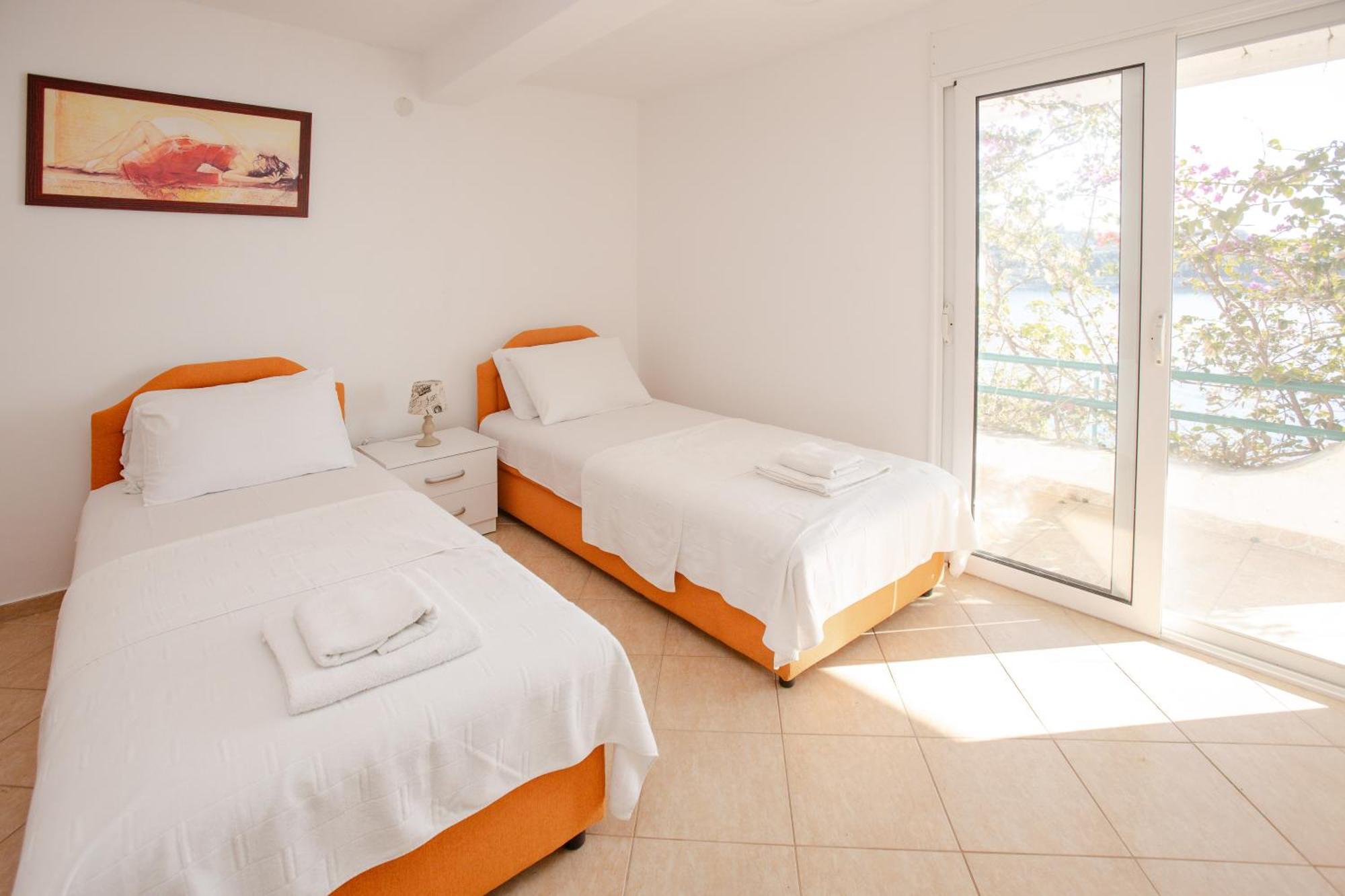 Aleksandra Apartments Utjeha Luaran gambar