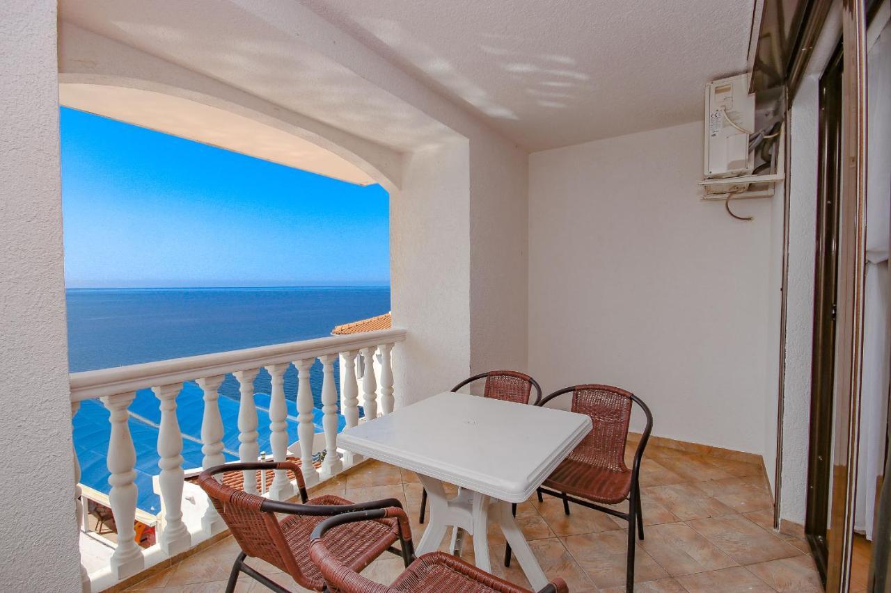 Aleksandra Apartments Utjeha Luaran gambar